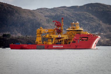 ULSTEINVIK, NORway - 16 Nisan 2016. Offshore İnşaat gemisi Edda Freya Kleven Yard 'dan ayrılıyor