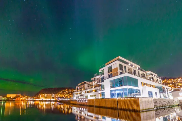 Ulsteinvik Norvegia 2016 Marzo Aurora Boreale Sulla Città Ulsteinvik — Foto Stock