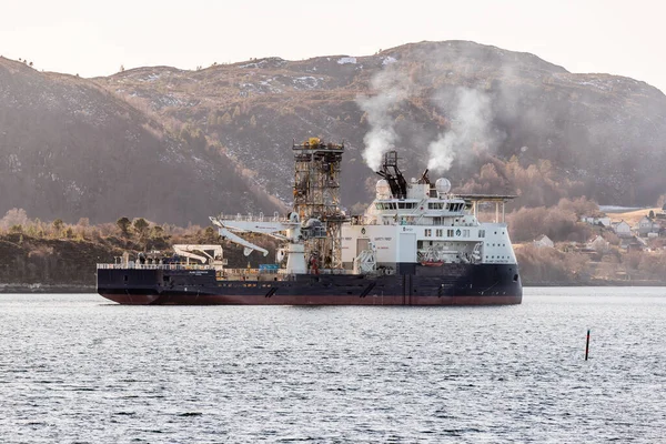 Ulsteinvik Noruega 2018 Fevereiro Construtor Ilha Fiorde Ulsteinvik — Fotografia de Stock