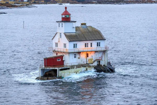 Stabben Lighthouse Norge 2016 November Stabbens Fyr Klippa Vid Den — Stockfoto