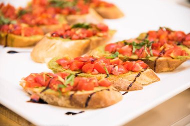 İtalyan domates ve balzamik bruschetta.