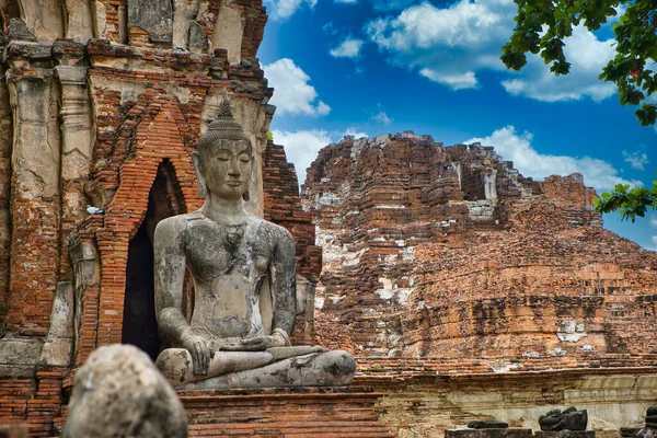 Ayutthaya 'daki Wat Mahatharat Tapınağı