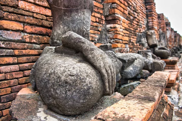 Ayutthaya Tayland 'daki Wat Mahatharat Tapınağı