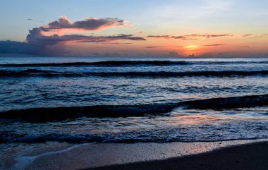günbatımı Seyshells Adası. Deniz yaz bulut gökyüzü