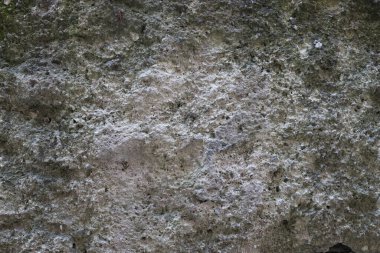 Alçısız eski beton duvar