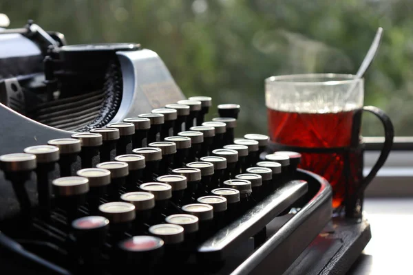 Old Typewriter Glass Hot Tea — Stock Photo, Image