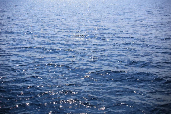 Ege Denizi 'ndeki yeşil-mavi deniz suyunun dokusu.