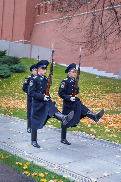 Moskova Rusya Ekim 2018 Askerler Cumhurbaşkanlığı Alayı Gidip Nöbet Değiştirmek — Stok fotoğraf
