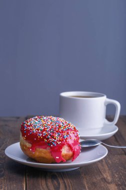 lezzetli taze çörek ve kahvaltıda siyah çay