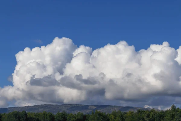 Céu Azul Diurno Com Nuvem Branca Closeup Como Fundo — Fotografia de Stock