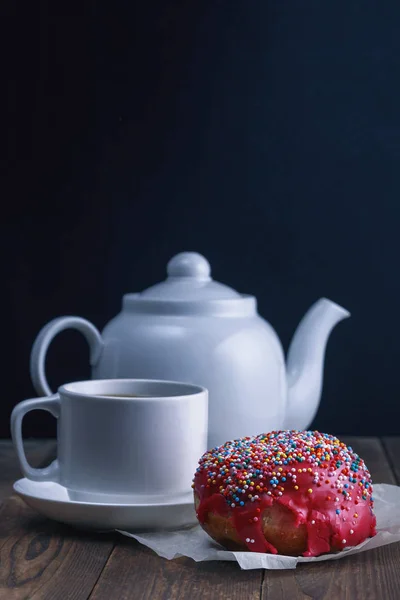 Fresh Appetizing Donut Cup Tea Teapot Dark Background — Stock Photo, Image