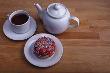 lezzetli çörek ve çay çaydanlık closeup ile