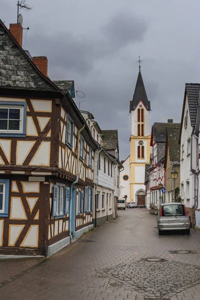 Narrow Cobbled Street Beautiful Half Timbered Houses Old Cathedral Town — Stock Photo, Image