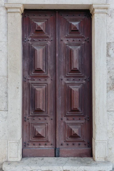 Porta Madeira Velha Com Ornamentos Madeira Metal Parte Histórica Lisboa — Fotografia de Stock