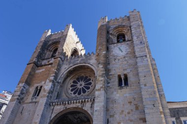 Lizbon Portekiz'in başkenti katedral Maria Mayor de Lisboa bir parçası alt görünümü