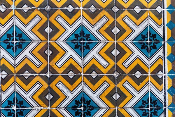 Ein Fragment Der Außenwand Eines Hauses Lissabon Das Mit Keramikfliesen — Stockfoto