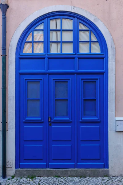 Porta Madeira Azul Com Painéis Madeira Parte Histórica Lisboa — Fotografia de Stock