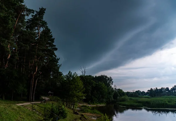 Avond Voor Storm Rivier — Stockfoto