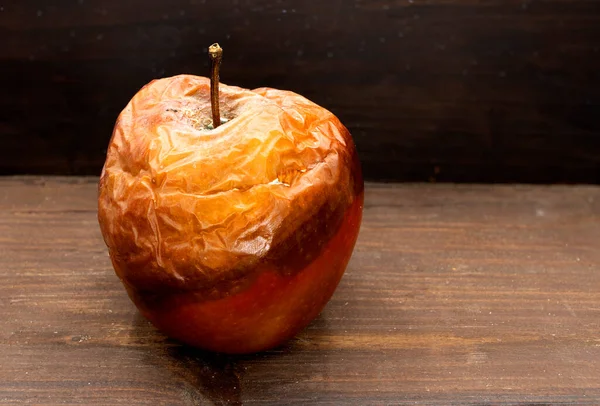 Rotten Apple Bad Apple Moldy Apple Wooden Background — Stock Photo, Image