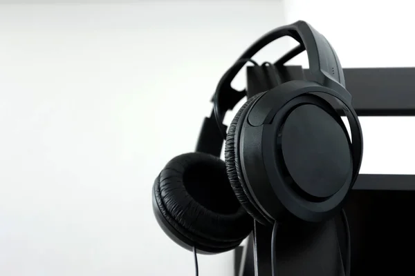 Black Headphones Isolated White Background — Stock Photo, Image