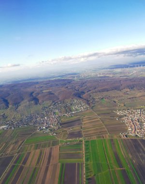 Uçak penceresinden Viyana manzarası