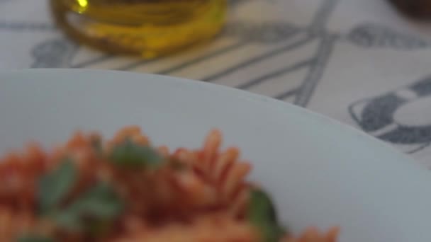 Pasta Met Tomatensaus — Stockvideo