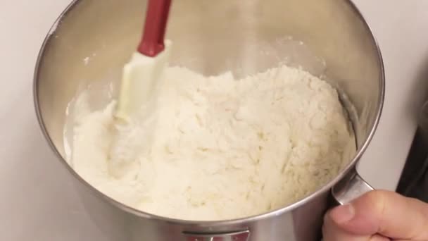 Pastelero Preparando Comida Cocina — Vídeos de Stock