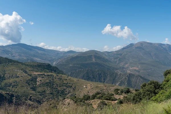 Ορεινό Τοπίο Στη Νότια Ισπανία Βουνό Καλύπτεται Βλάστηση Και Υπάρχουν — Φωτογραφία Αρχείου