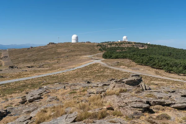 Observatório Astronômico Calar Alto Uma Estrada Para Complexo Uma Floresta — Fotografia de Stock