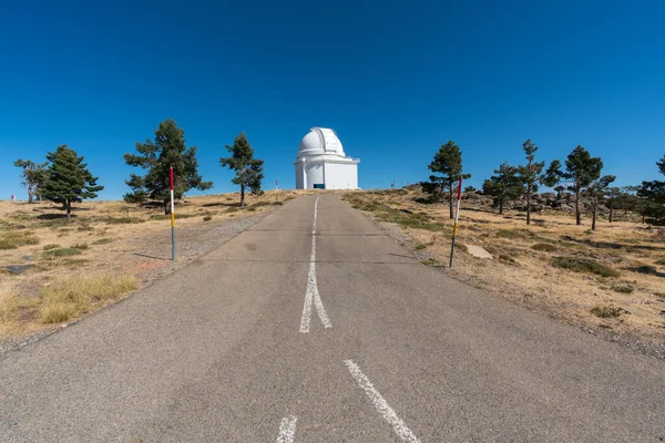 Calar Alto Estrada Complexo Observatório Astronômico Linhas Brancas Pintadas Centro — Fotografia de Stock