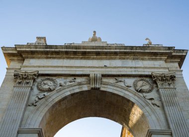Antik Porta Ferdinandea Noto Sicily İtalya yatay görünüm.