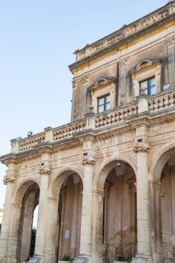 Noto Sicilya Vadisi. Noto Sicilya 'daki Barok mimarisinin tipik ayrıntıları