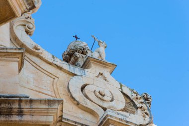 Vadi Noto Sicily. Barok mimarisinin tipik detayları ben