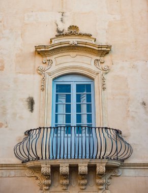 Vadi Noto Sicily. Barok mimarisinin tipik detayları ben