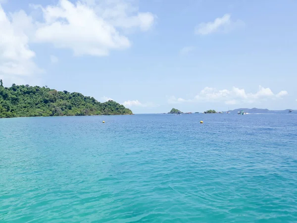 Groen Blauwe Zee Met Het Eiland Hemel Thailand — Stockfoto