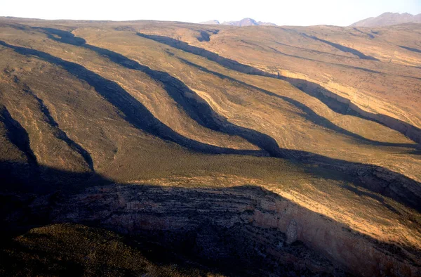 南アフリカのラングベルク山脈で数千年にわたって形成された輪郭の浸食パターン — ストック写真