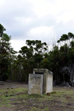 Ormandaki bir ek bina artık rahatlık vermiyor.