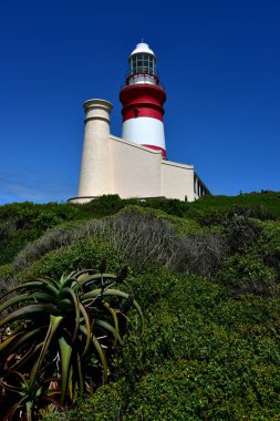 İnşa edilmiş en önemli deniz fenerlerinden biri Hint ve Atlantik okyanuslarının birleşimine bakıyor.