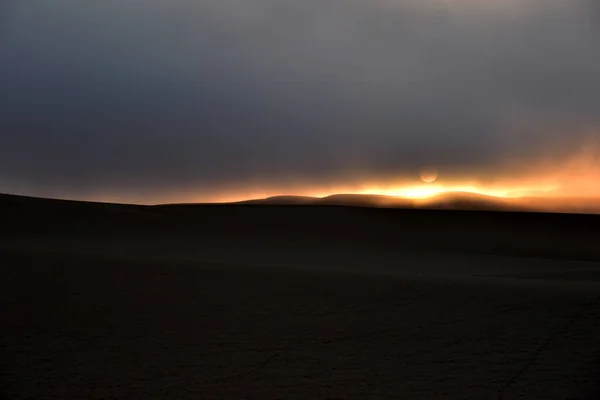 Setting Sun Atlantic Ocean Namib Causes Condensation Ending Thick Mist — Stock Photo, Image