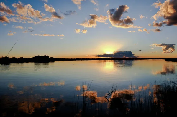 Zambiya Daki Zambezi Nehri Nde Bulutlu Gün Batımı — Stok fotoğraf