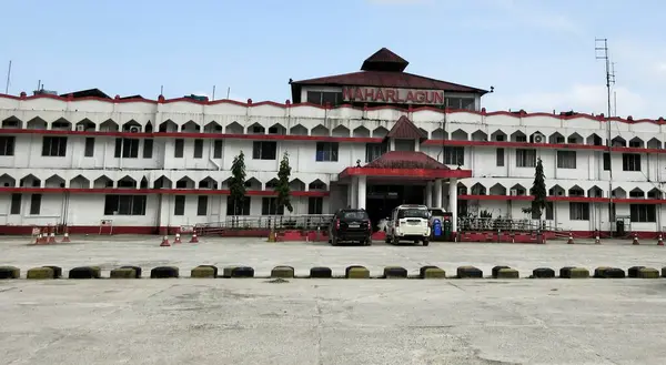 Naharlagun tren istasyonu, Hindistan 'ın Arunachal Pradesh eyaletinde Himalayalar' ın eteklerinde yer alan bir şehirdir.