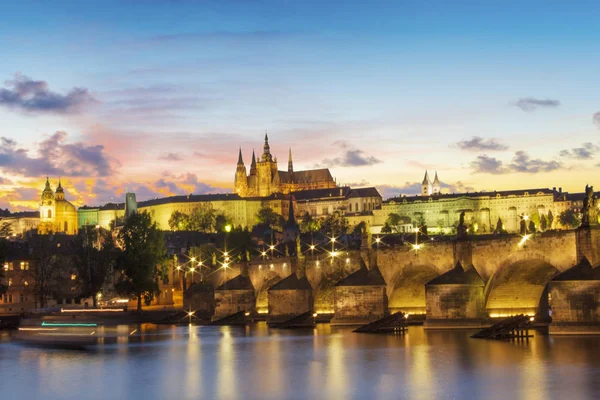 Vacker Utsikt Över Vitus Cathedral Karlsbron Och Mala Strana Floden — Stockfoto