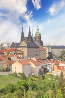 Çek Cumhuriyeti Prag 'daki St. Vitus Katedrali, Prag Şatosu ve Mala Strana' nın güzel manzarası