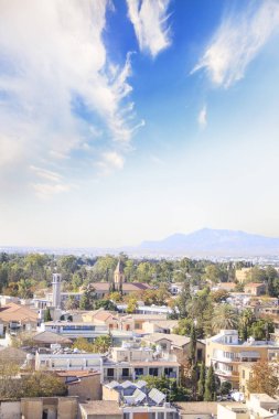 Güzel şehir ve Lefkoşa, Kıbrıs için bayrak Türk bölümünün görünümünü