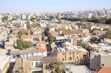 Güzel şehir ve Lefkoşa, Kıbrıs için bayrak Türk bölümünün görünümünü