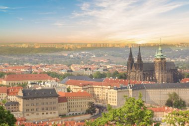 Çek Cumhuriyeti Prag 'daki St. Vitus Katedrali, Prag Şatosu ve Mala Strana' nın güzel manzarası