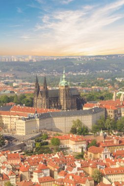 Çek Cumhuriyeti Prag 'daki St. Vitus Katedrali, Prag Şatosu ve Mala Strana' nın güzel manzarası