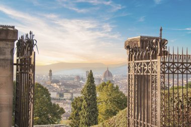 Santa Maria del Fiore ve Giotto's Belltower Floransa, İtalya güzel görünümü