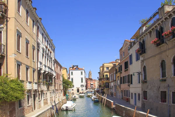 Όμορφη Θέα Από Ένα Από Βενετσιάνικα Κανάλια Στη Βενετία Ιταλία — Φωτογραφία Αρχείου