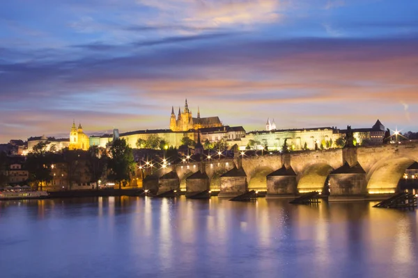 Hermosa Vista Catedral San Vito Puente Carlos Mala Strana Orillas — Foto de Stock